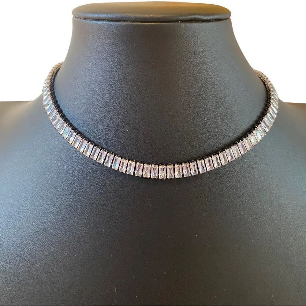 Striking Zirconia & Gun Metal Gray Choker.